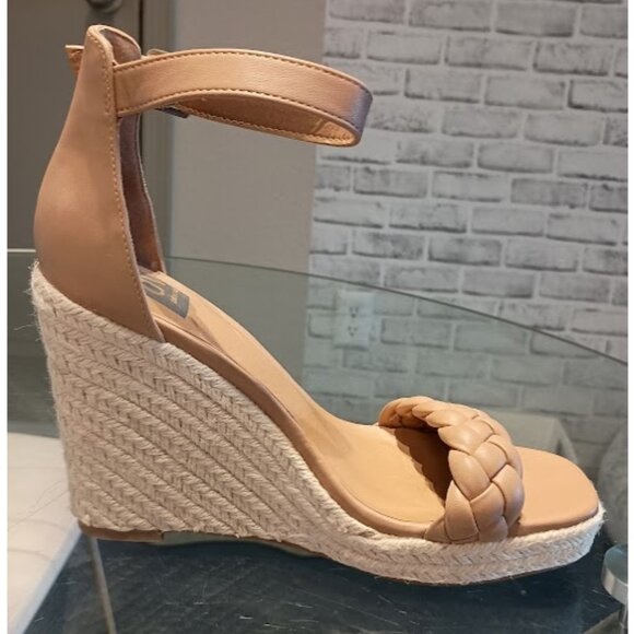 Dolce Vita Wedges - Picture 6 of 8